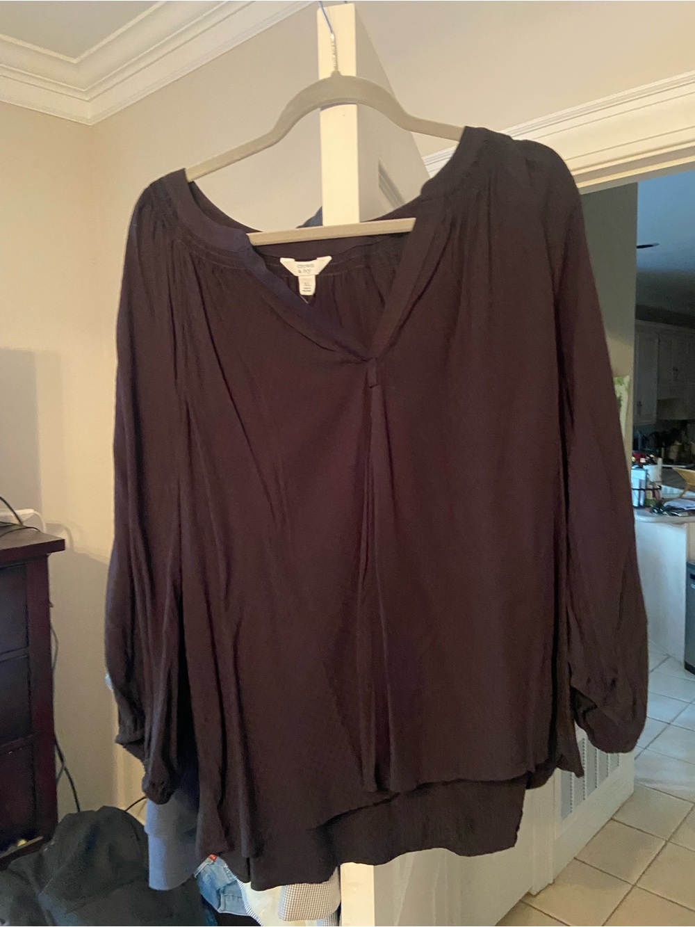 crown & ivy Black Long-Sleeve V-Neck Peasant Blouse